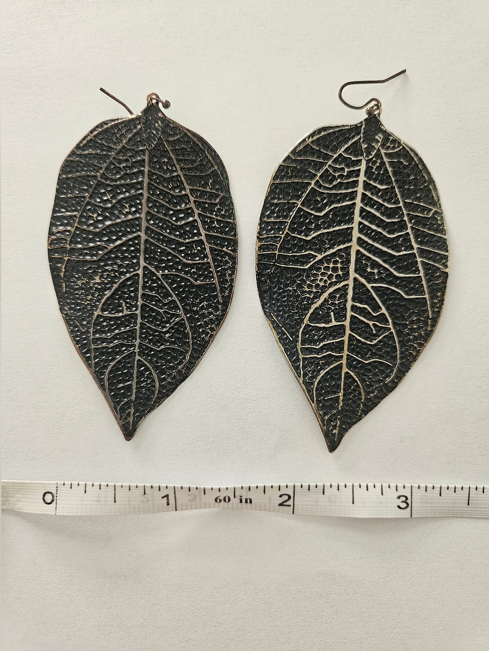 Vintage Leaf Dangle Earrings Black Silver Retro Cottagecore Bohemian Feminine - Picture 3 of 4